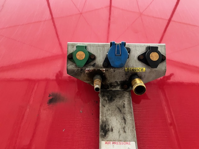 Montracon Tri Axle 4.2m Curtainsider Trailer Moffat Brackets