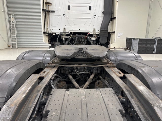 Mercedes Actros 2545 6×2 Midlift Tractor Unit
