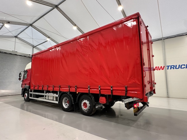 DAF CF 290 6×2 Rear Lift Sleeper Cab Curtainsider