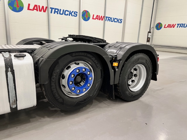 Volvo FH 500 6×2 Midlift Tractor Unit