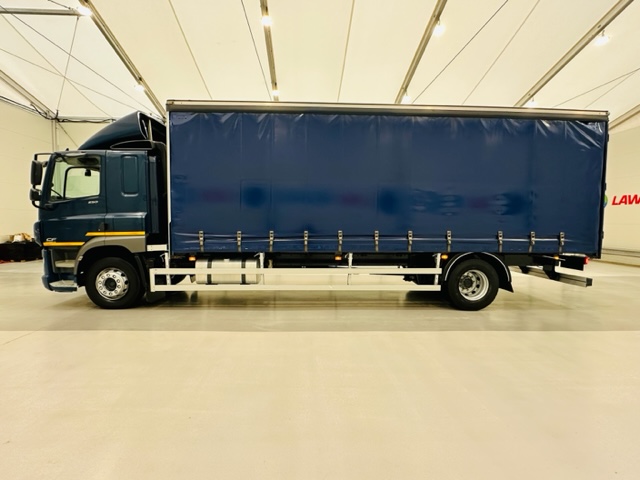 DAF CF 250 4×2 Sleeper Cab Curtainsider