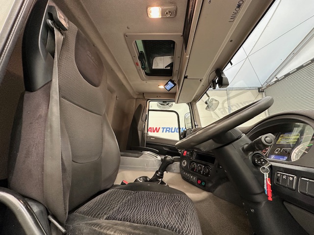 DAF  CF 290 6×2 Rear Steer Fridge Box