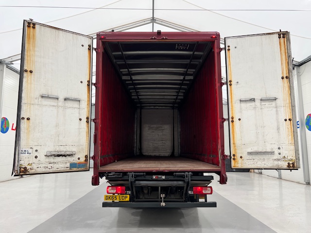 DAF CF 290 6×2 Rear Lift Sleeper Cab Curtainsider