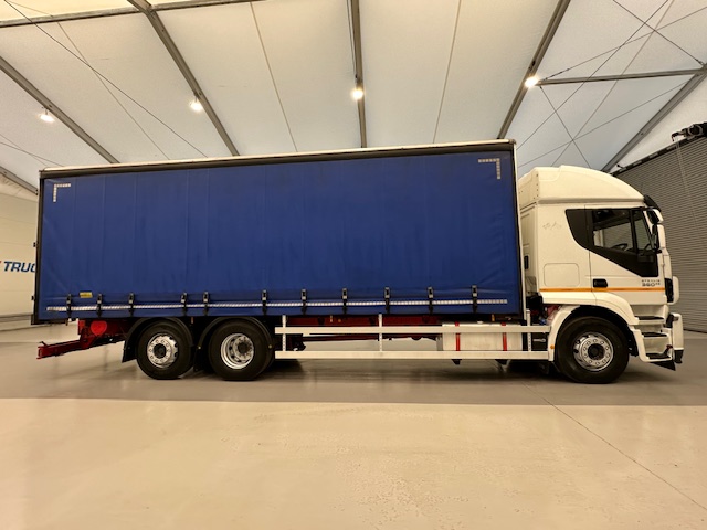 Iveco Stralis 360 6×2 Rear Steer Curtainsider