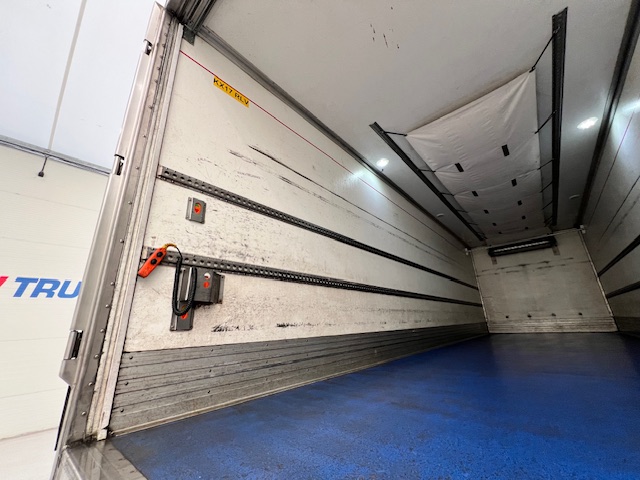 Scania P250 4×2 Sleeper Cab Fridge Box