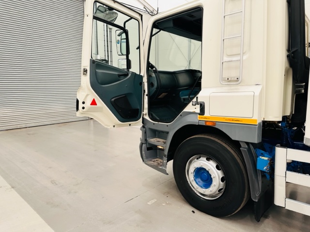 DAF CF65 220 Sleeper Cab Fridge Box