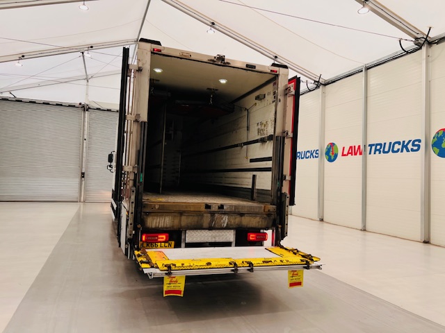 DAF CF 290 6×2 Rear Steer Fridge Box