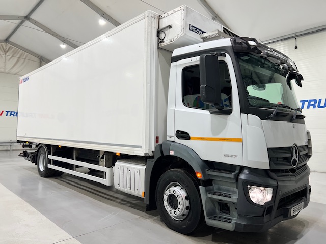 Mercedes Antos 1827 Day Cab Fridge Box