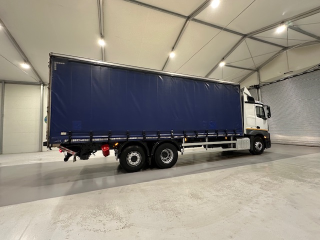 Mercedes Actros 2530 6×2 Sleeper Cab Curtainsider