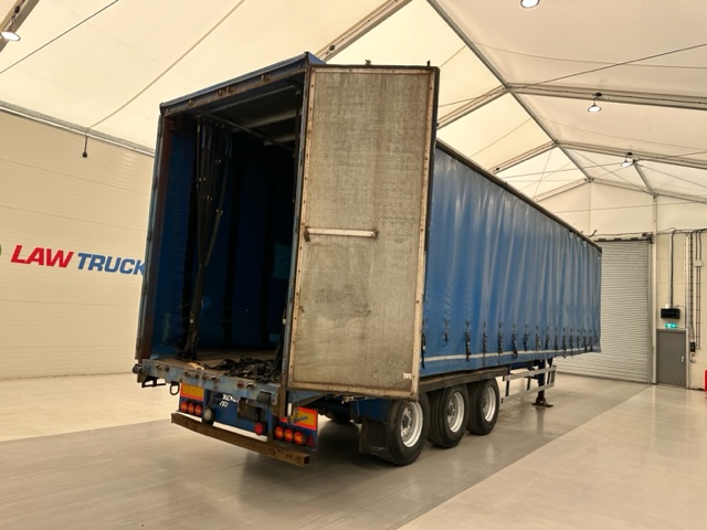 SDC Tri Axle Curtainsider Trailer