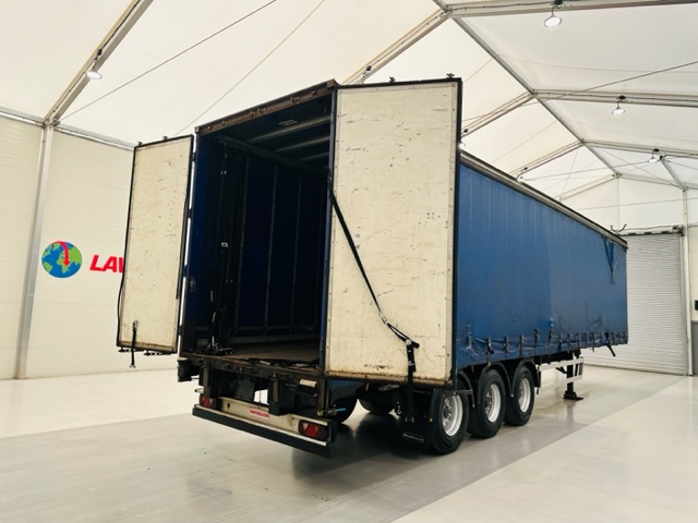 Montracon Tri Axle Curtainsider Trailer