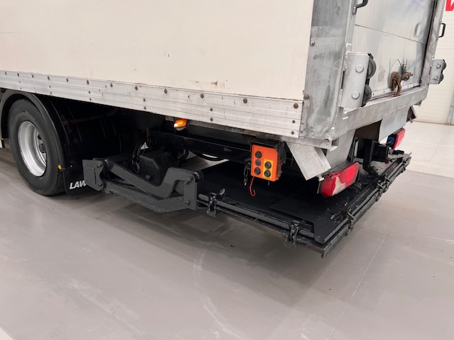 Scania P250 4×2 Sleeper Cab Box Van Manual