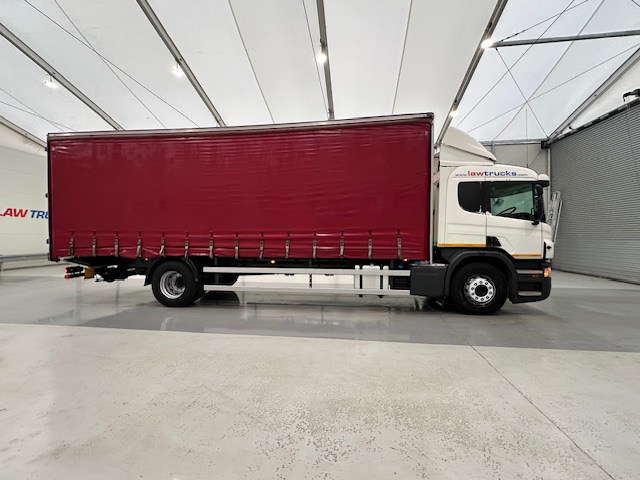 Scania P250 4×2 Sleeper Cab Curtainsider