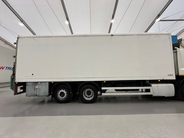 DAF CF 290 6×2 Rear Steer Fridge Box