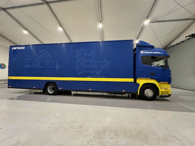 Scania R270 4×2 Sleeper Cab Box Van Manual