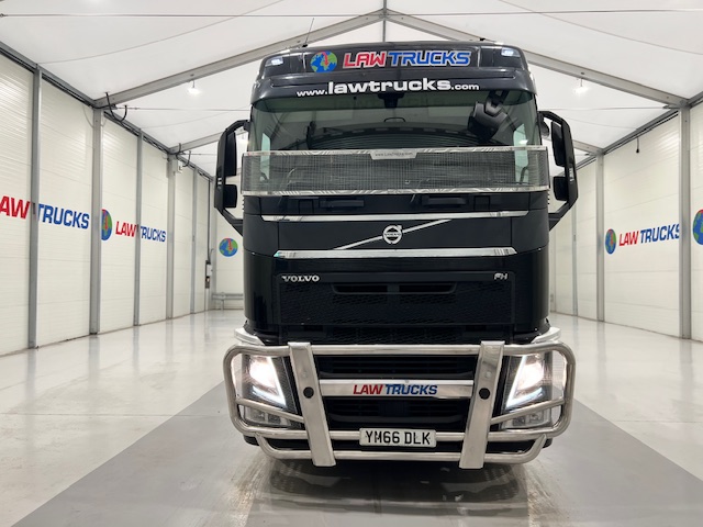 Volvo FH 500 6×2 Midlift Tractor Unit Safari Edition