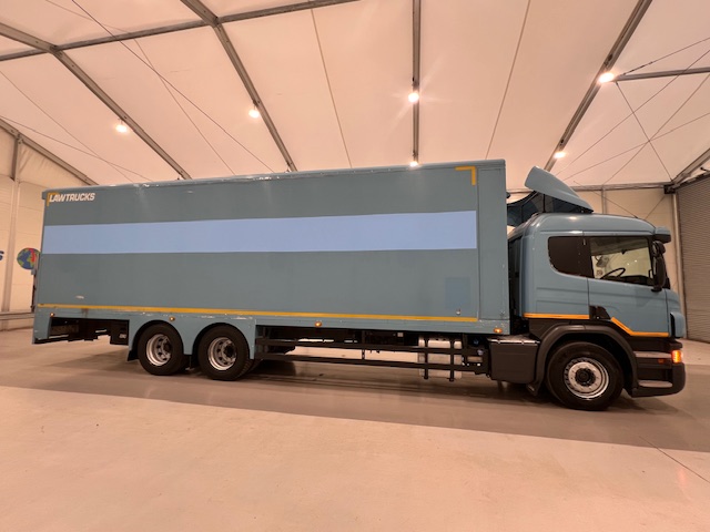 Scania P320 6×2 10 Tyre Rear Lift Insulated Box Van