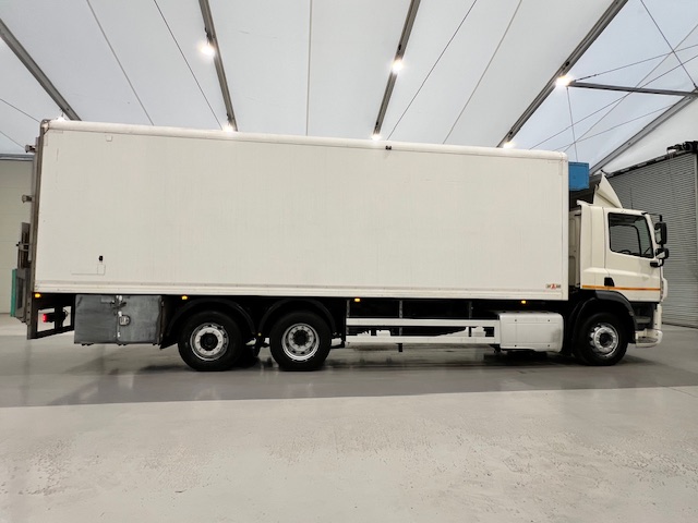 DAF CF 290 6×2 Rear Steer Fridge Box