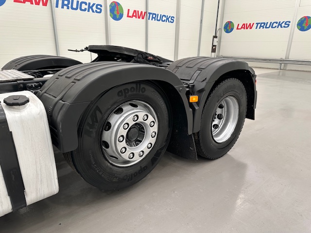 Volvo FH 500 6×2 Midlift Tractor Unit