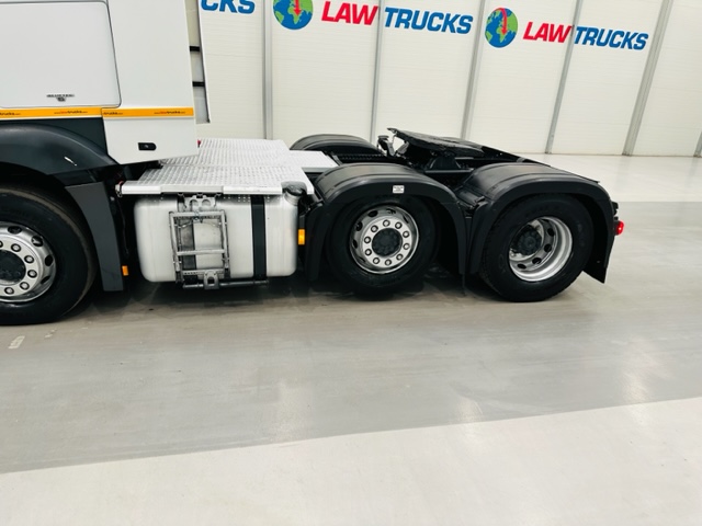 Mercedes Actros 2543 6×2 Midlift Tractor Unit