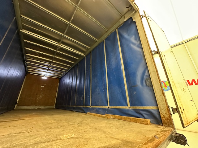 DAF CF 330 6×2 Rear Lift Sleeper Cab Curtainsider