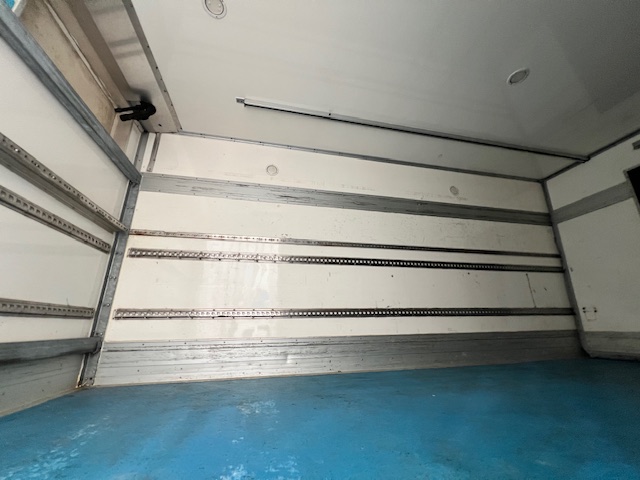 Mercedes Axor 1824 Day Cab Box Van