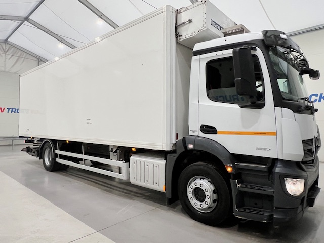 Mercedes Antos 1827 Day Cab Fridge Box