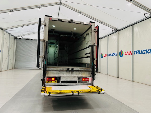 DAF CF 290 6×2 Rear Steer Fridge Box