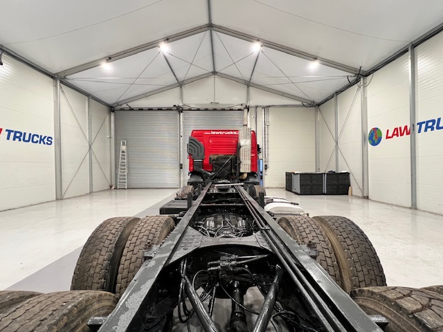Volvo FM12 340 8×4 Day Cab Chassis Cab