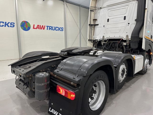 Mercedes Actros 2545 6×2 Midlift Tractor Unit