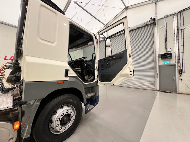 DAF CF85 380 4×2 Sleeper Cab Tractor Unit Manual