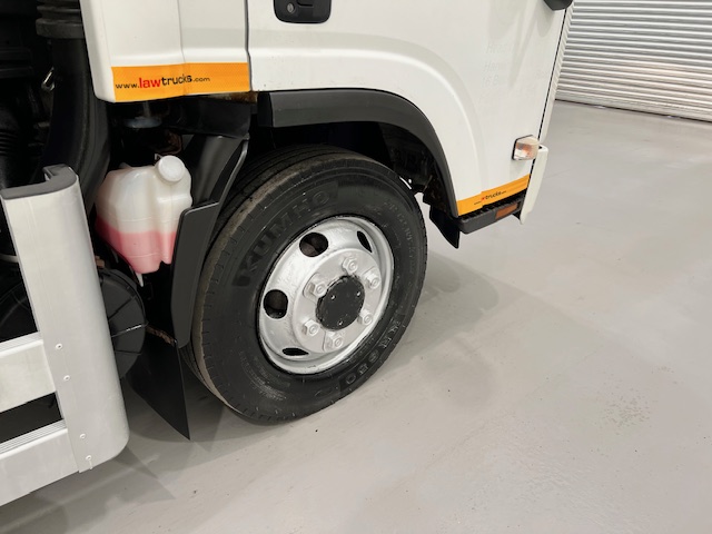 Isuzu N75.190 Day Cab Box Van