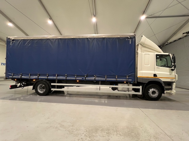 DAF CF 250 4×2 Sleeper Cab Curtainsider