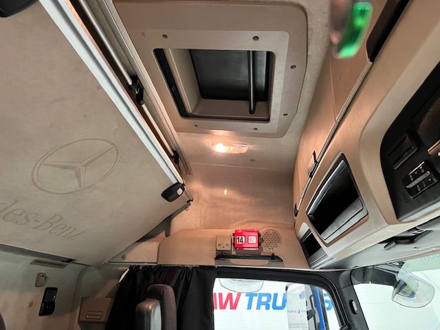 Mercedes Actros 2545 6×2 Midlift Tractor Unit