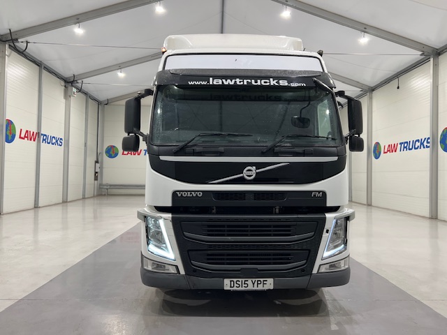 Volvo FM 450 6×2 Midlift Tractor Unit