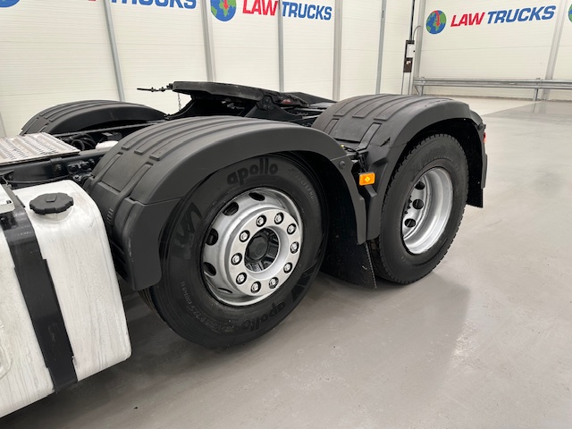Volvo FH 500 6×2 Midlift Tractor Unit