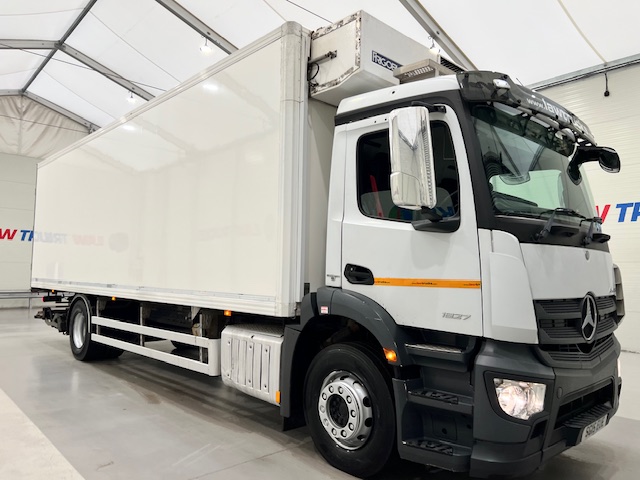 Mercedes Antos 1827 Day Cab Fridge Box