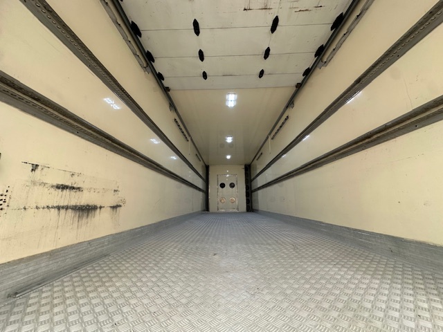 Mercedes Axor 2529 Rear Lift Sleeper Cab Box Van