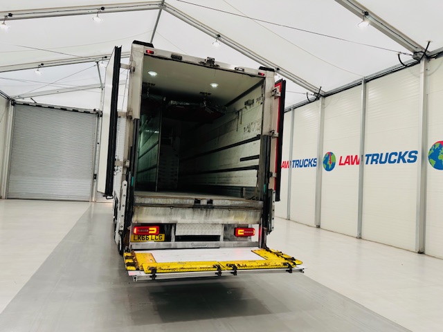 DAF CF 290 6×2 Rear Steer Fridge Box