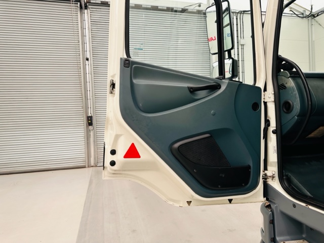 DAF CF65 220 Sleeper Cab Fridge Box