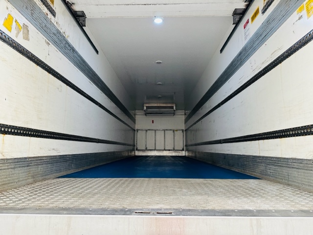 Iveco Stralis 310 AT 6×2 Fridge Box Van