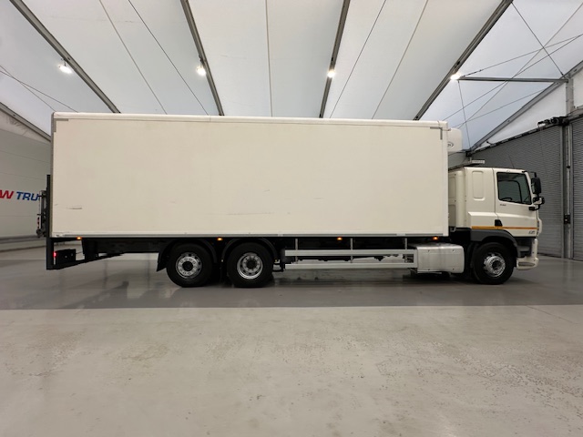 DAF CF 330 6×2 Sleeper Cab Fridge Box