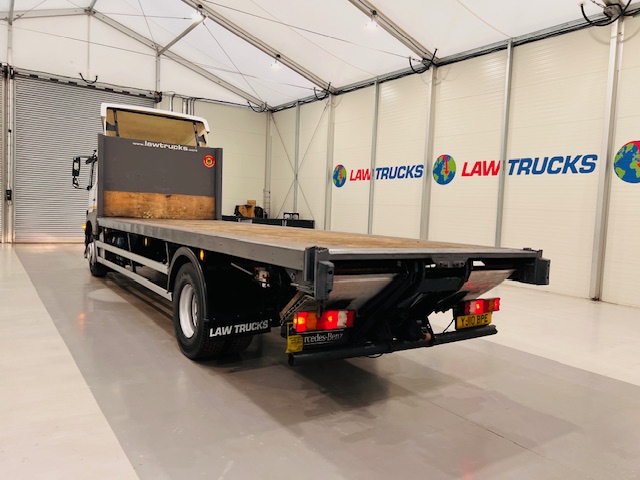 Mercedes Axor 1824 Sleeper Cab Flatbed