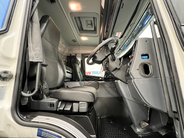 Scania P250 4×2 Sleeper Cab Fridge Box
