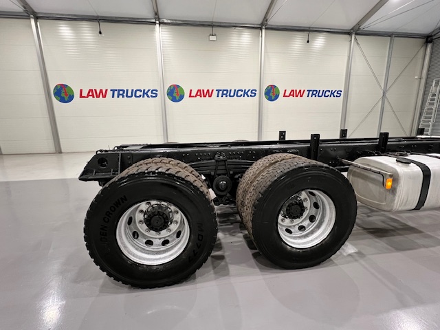 Volvo FM12 340 8×4 Day Cab Chassis Cab