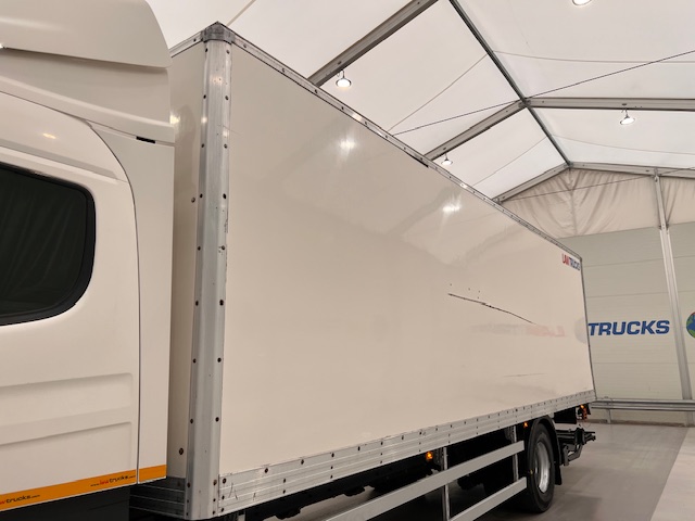 Scania P250 4×2 Sleeper Cab Box Van Manual