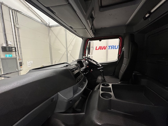 Mercedes Axor 2529 6×2 Rear Lift Day Cab Box Van