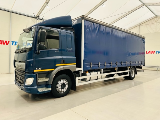 DAF CF 250 4×2 Sleeper Cab Curtainsider