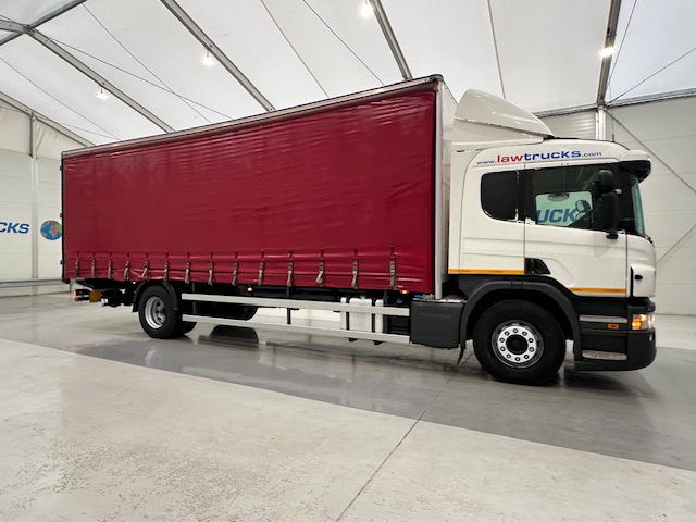 Scania P250 4×2 Sleeper Cab Curtainsider