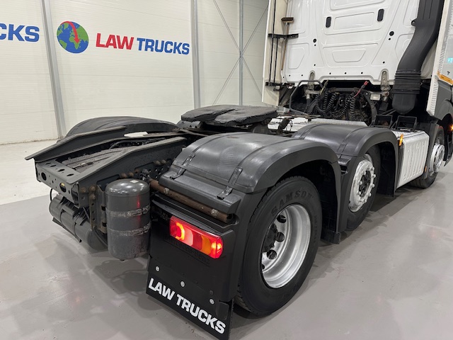 Mercedes Actros 2545 6×2 Midlift Tractor Unit